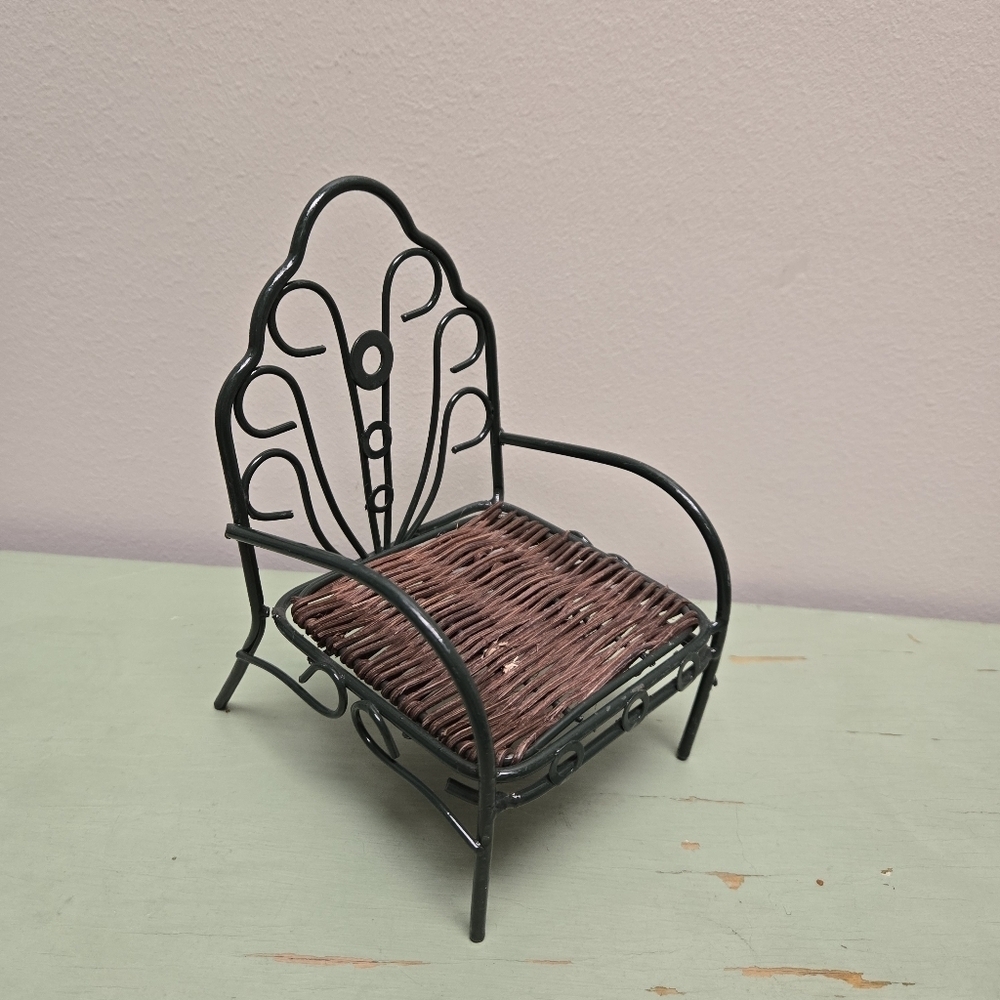 Miniature Green Metal Wicker Doll Bear Chair by Boyd's Collection - Picture 2 of 8